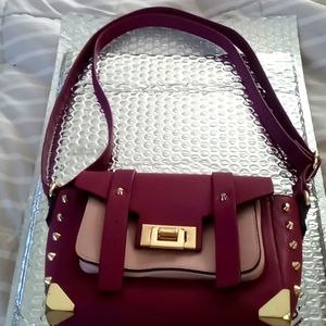 Nwot shoulder strap purse.